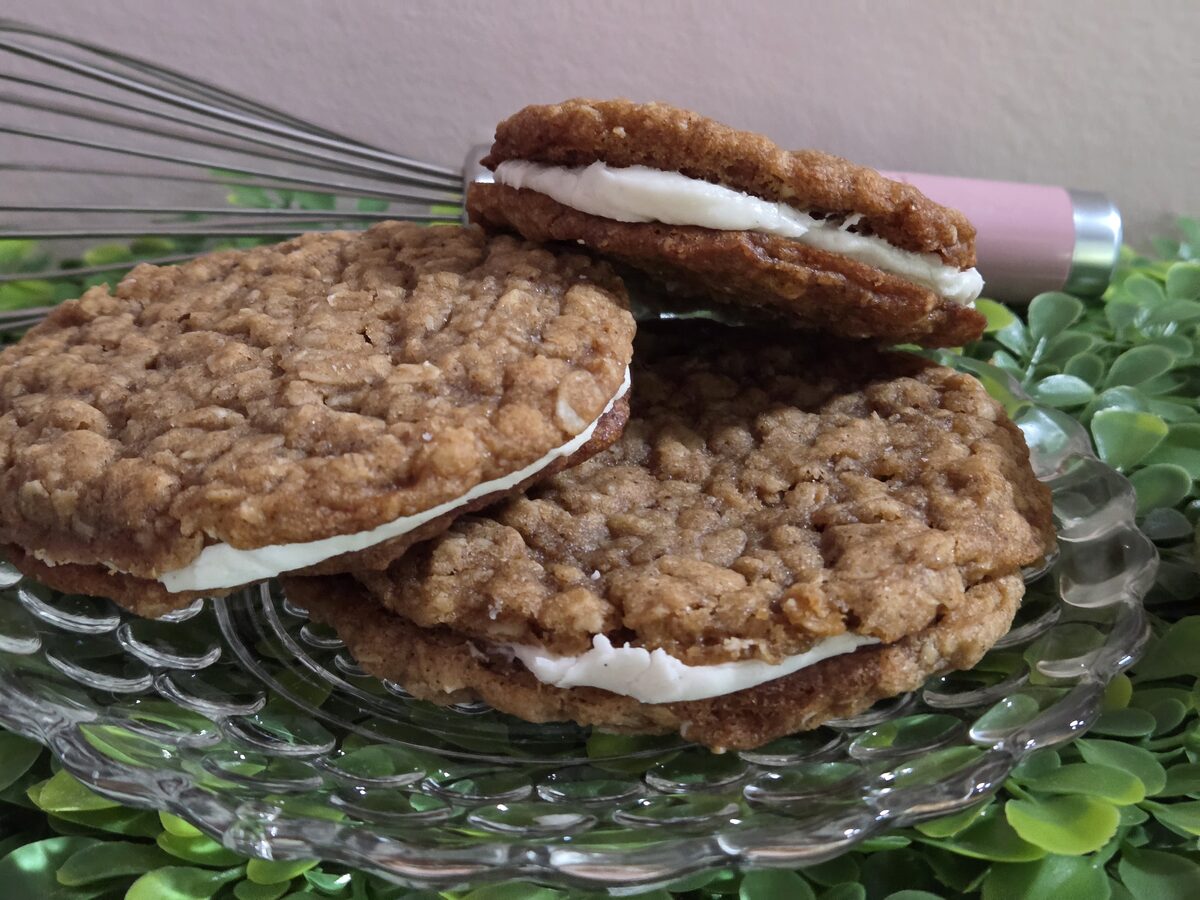 Broke 'N Bored Oatmeal Creme Pie